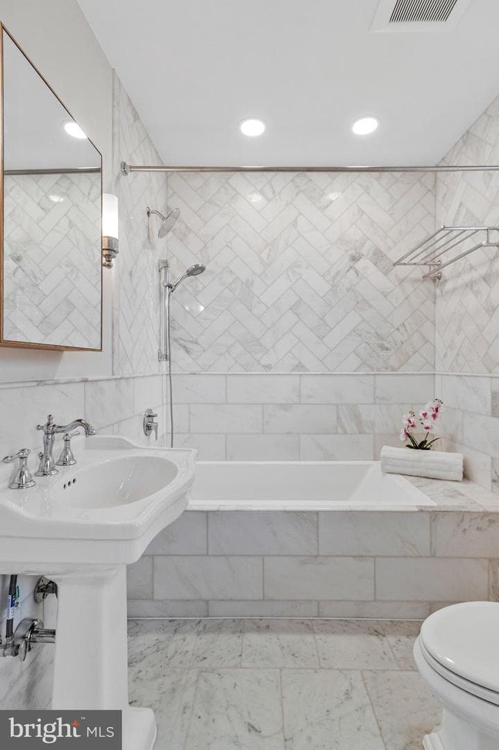 504 G Street NE #1 photo 25