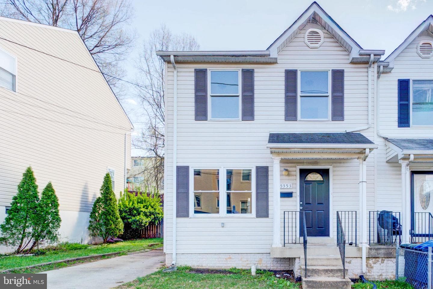 5353 Call Place SE