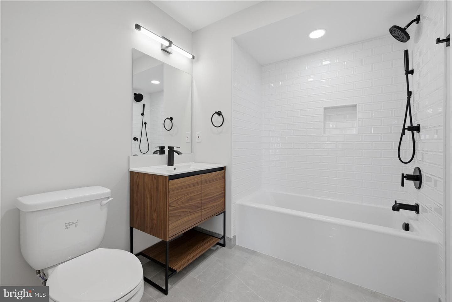 919 12th Street NE #404 photo 10