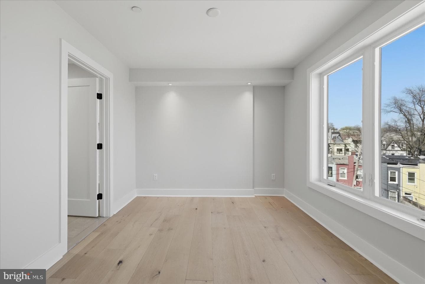 919 12th Street NE #404 photo 8
