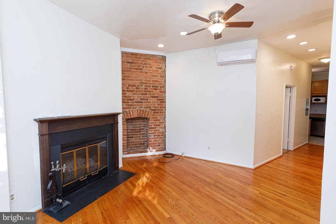 1434 Potomac Avenue SE #4 photo 4