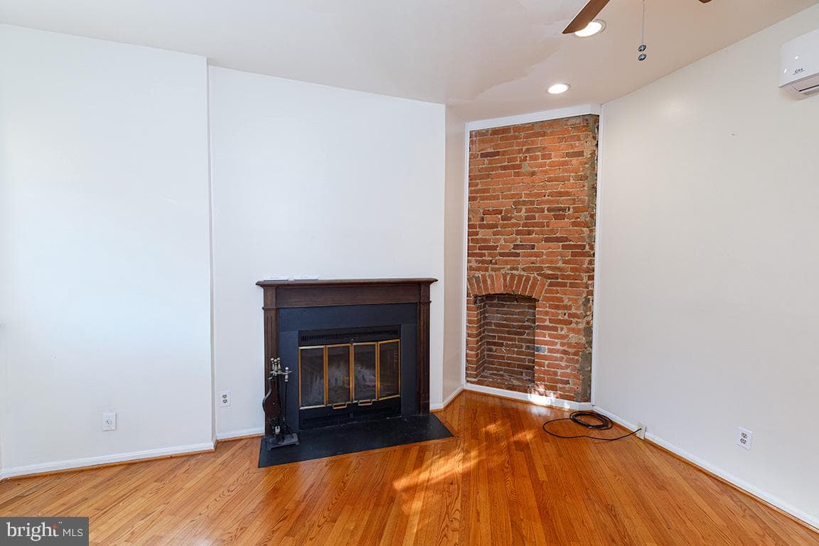 1434 Potomac Avenue SE #4 photo 5