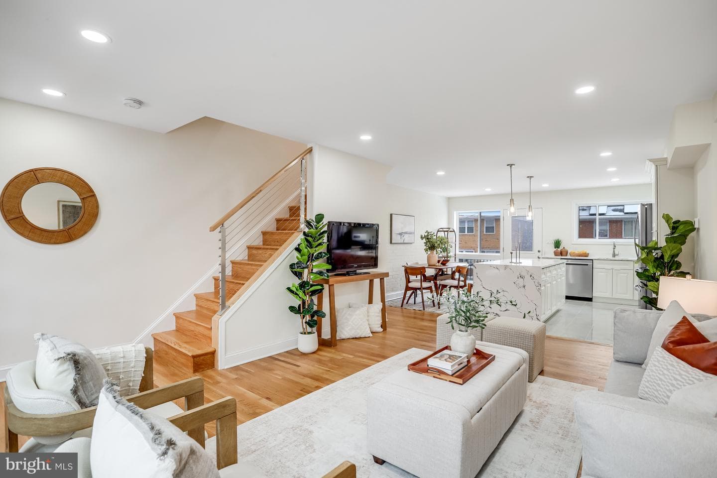 720 Decatur Street NE photo 2