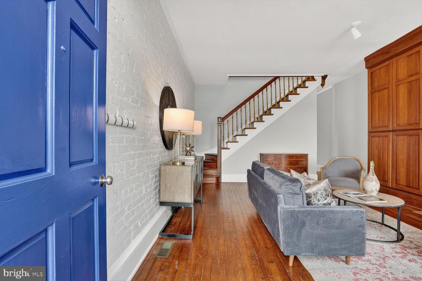 1243 E Street SE photo 3