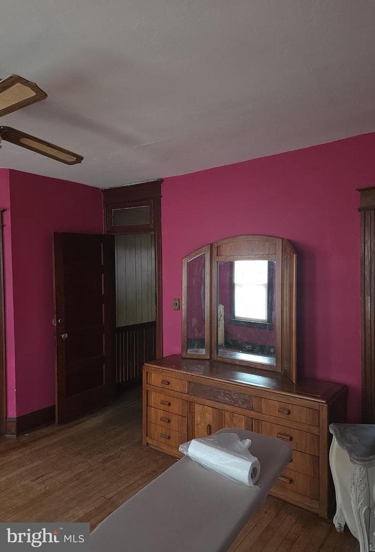 1015 E Street NE photo 6