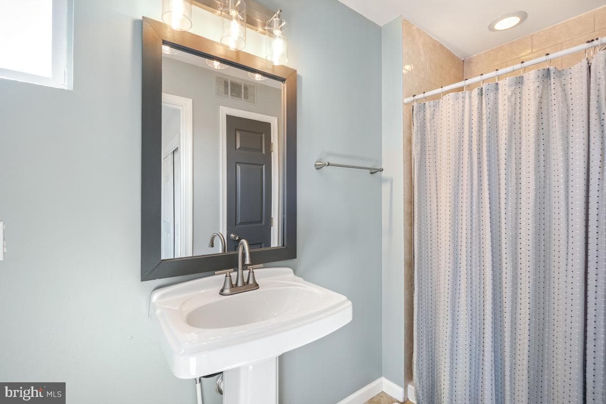 1377 K Street SE #2 photo 22