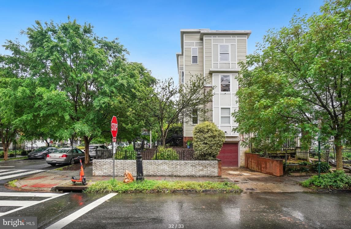 1377 K Street SE #2 photo 26