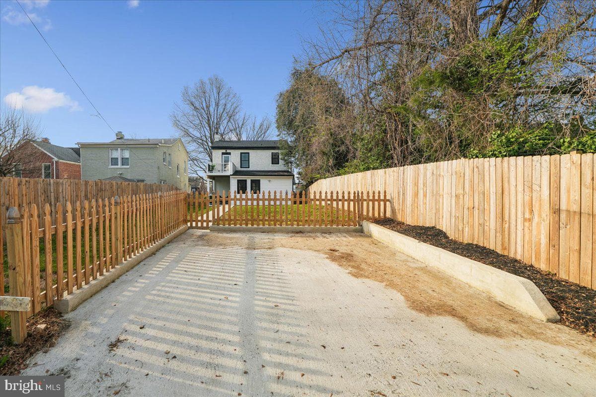17 Longfellow Street NW photo 37