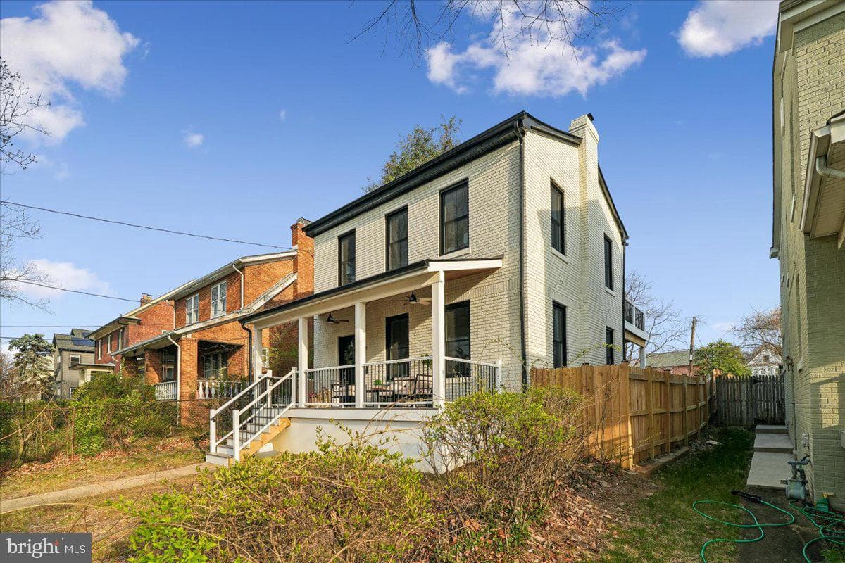 17 Longfellow Street NW photo 40