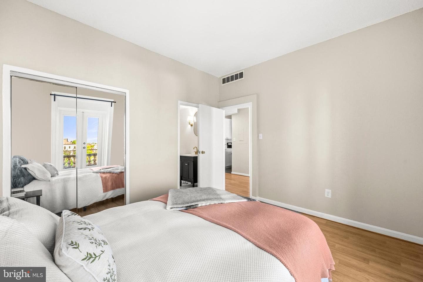 1851 Columbia Road NW #401 photo 18