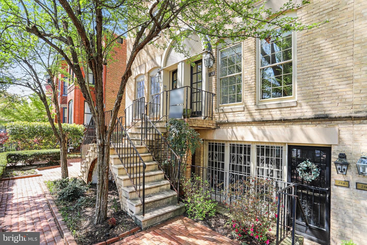 212 3rd Street NE #a