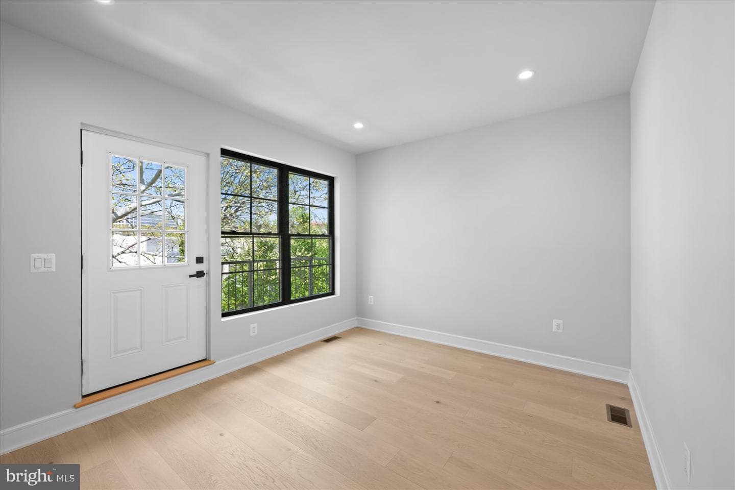 4441 Harrison Street NW photo 22