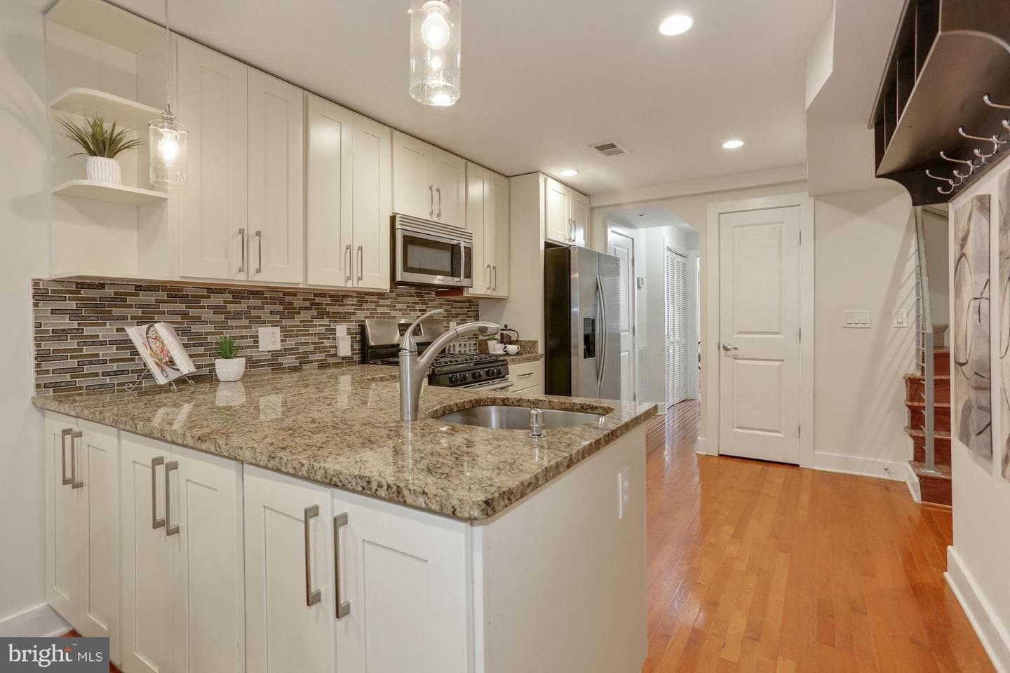 43 Hanover Place NW #1 photo 3
