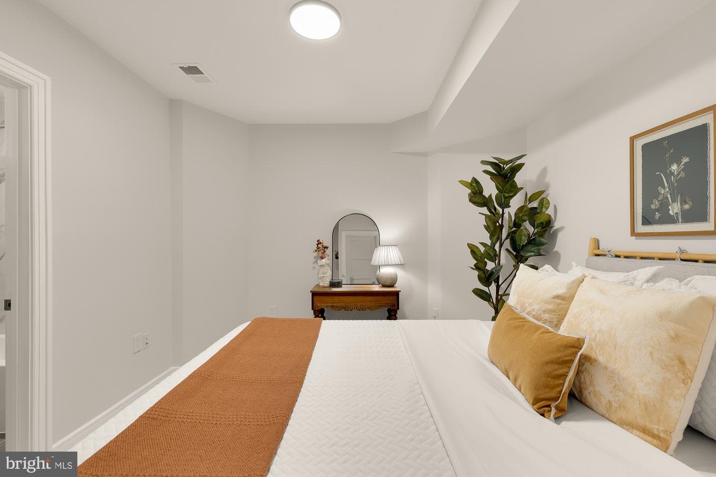 647 G Street SE #1 photo 24