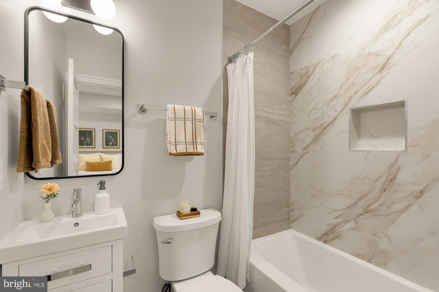 647 G Street SE #1 photo 27