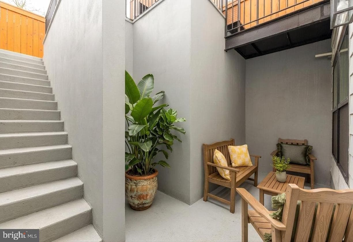 647 G Street SE #1 photo 29