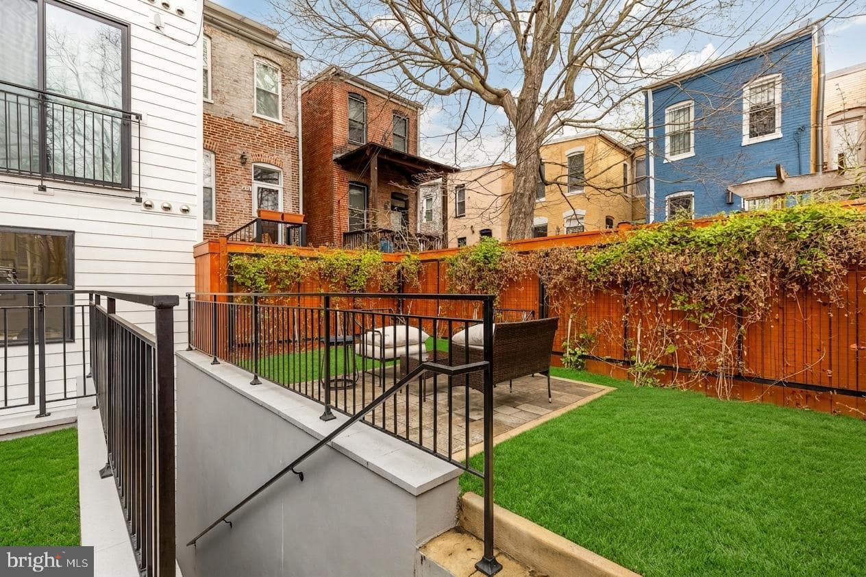 647 G Street SE #1 photo 30