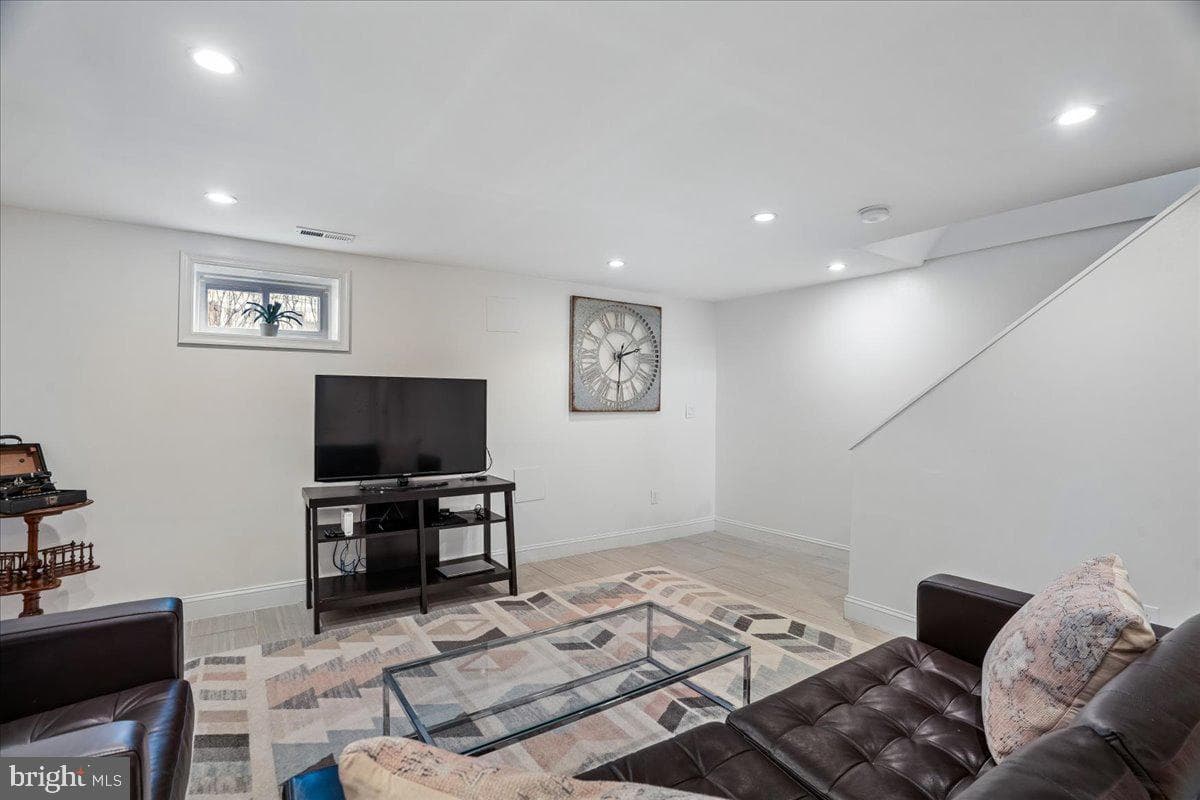 5046 12th Street NE photo 34