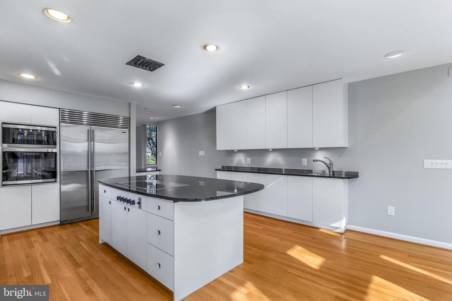 5211 Macarthur Terrace NW photo 8