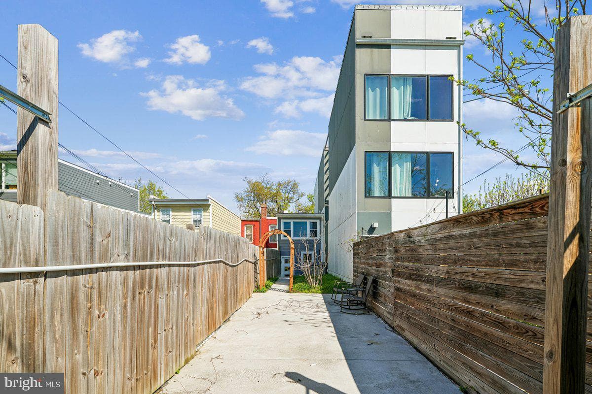 742 Irving Street NW photo 5