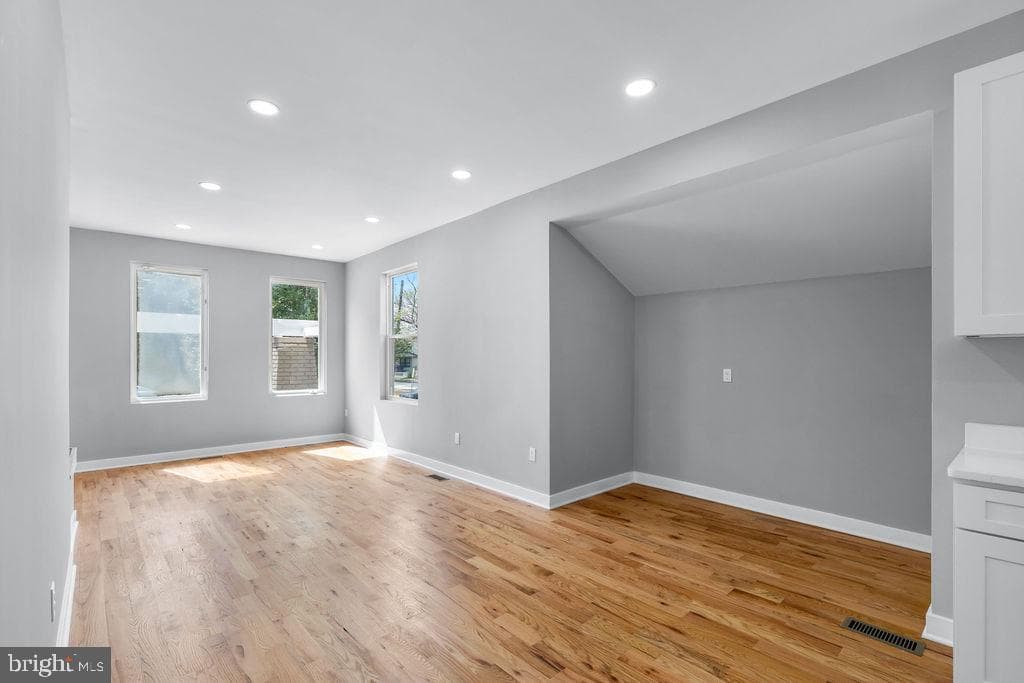 2316 Monroe Street NE photo 8