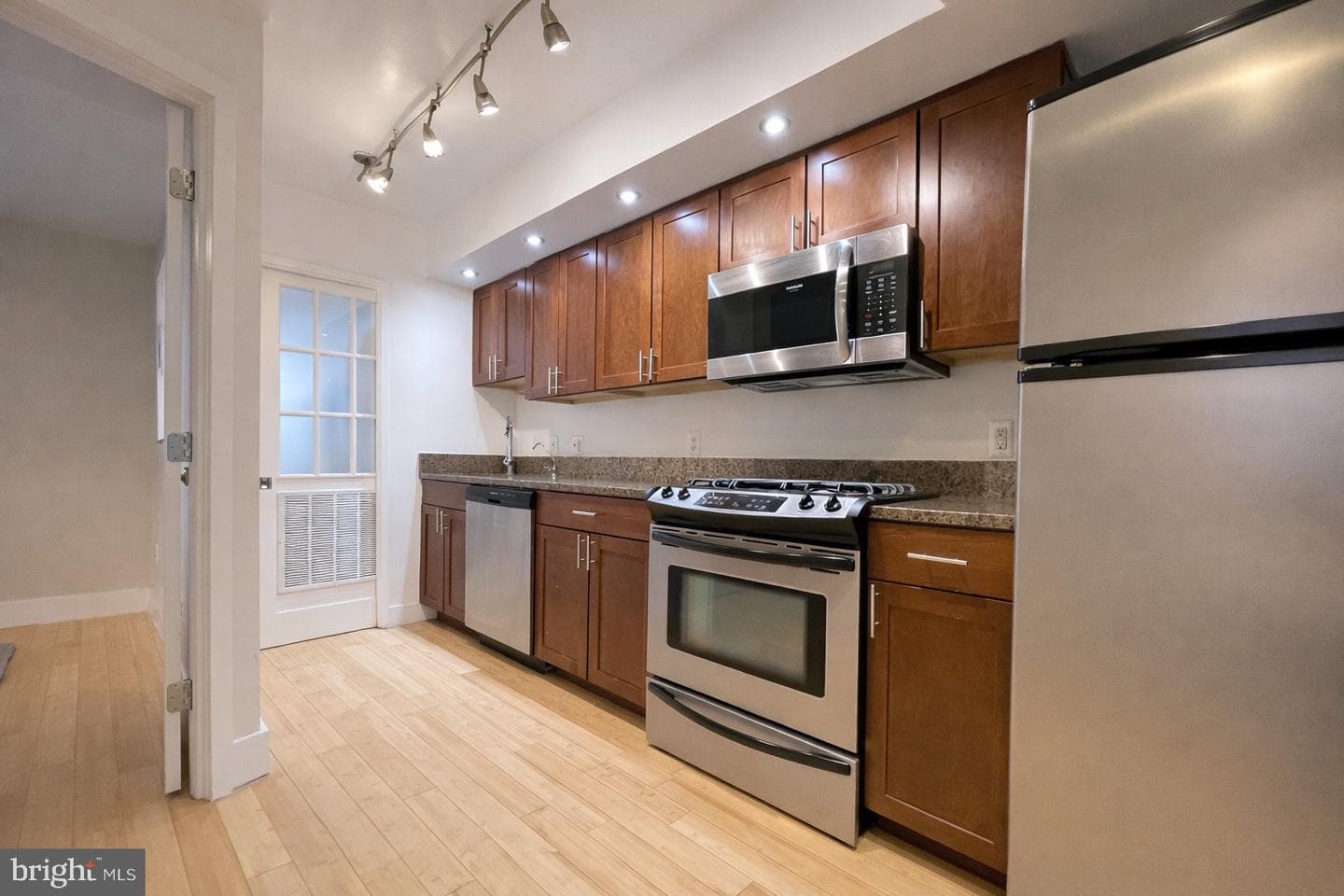 433-435 17th Street SE photo 8