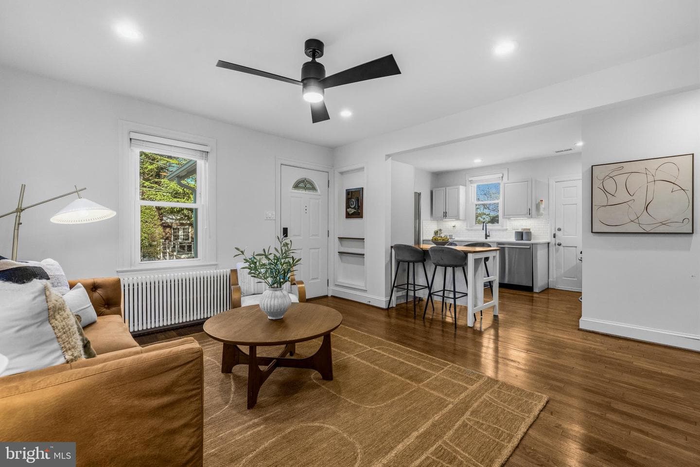 3731 Oakview Terrace NE photo 2