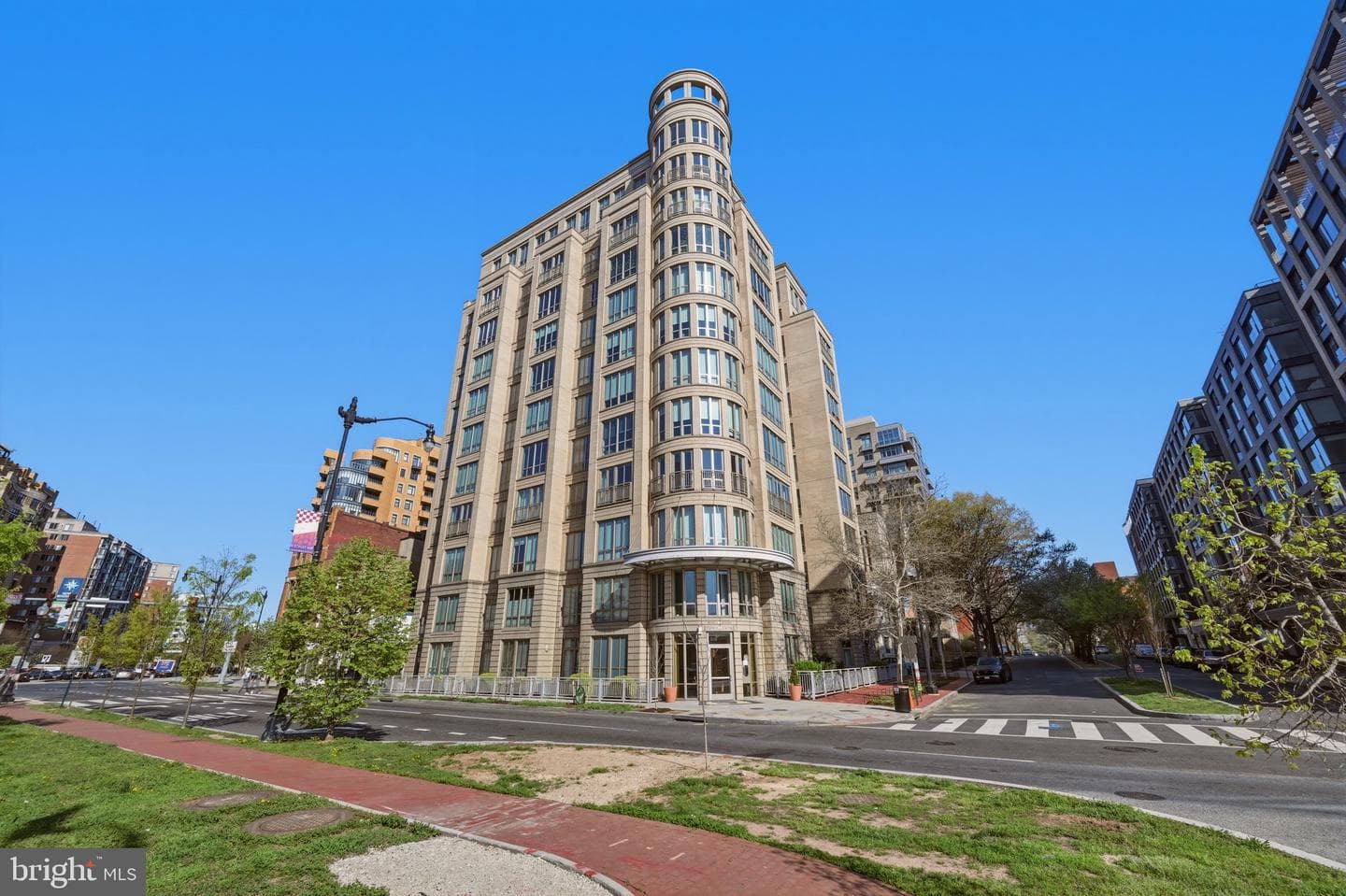 301 Massachusetts Avenue NW #403 photo 2