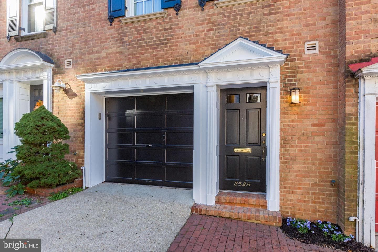 2528 Queen Annes Lane NW, Washington