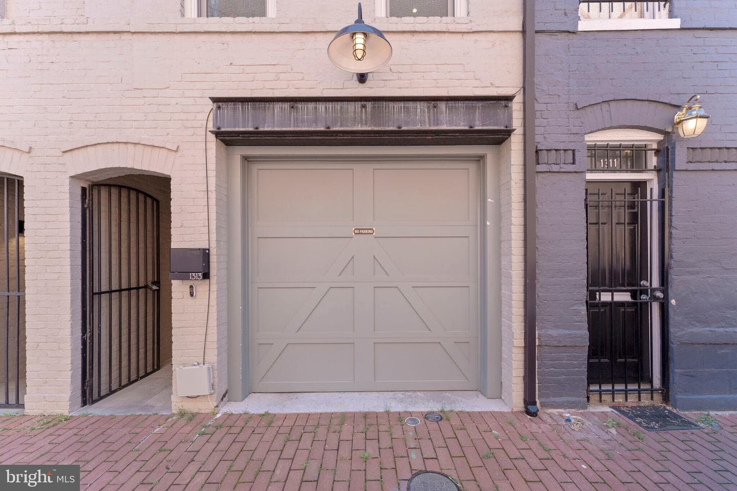 1313 Linden Court NE photo 5