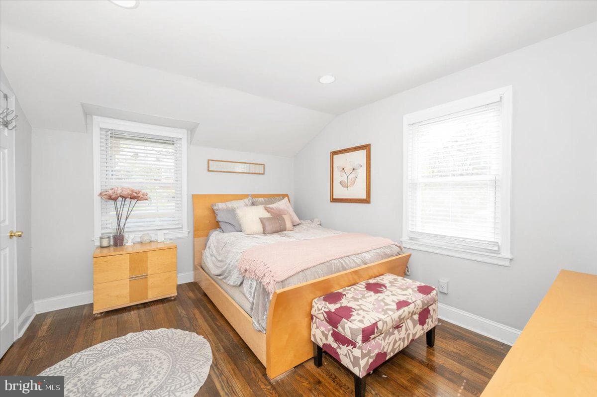 5124 Just Street NE photo 11