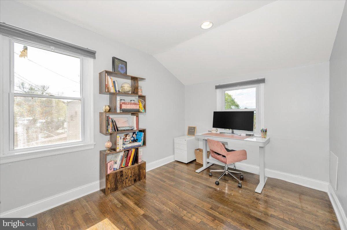 5124 Just Street NE photo 12