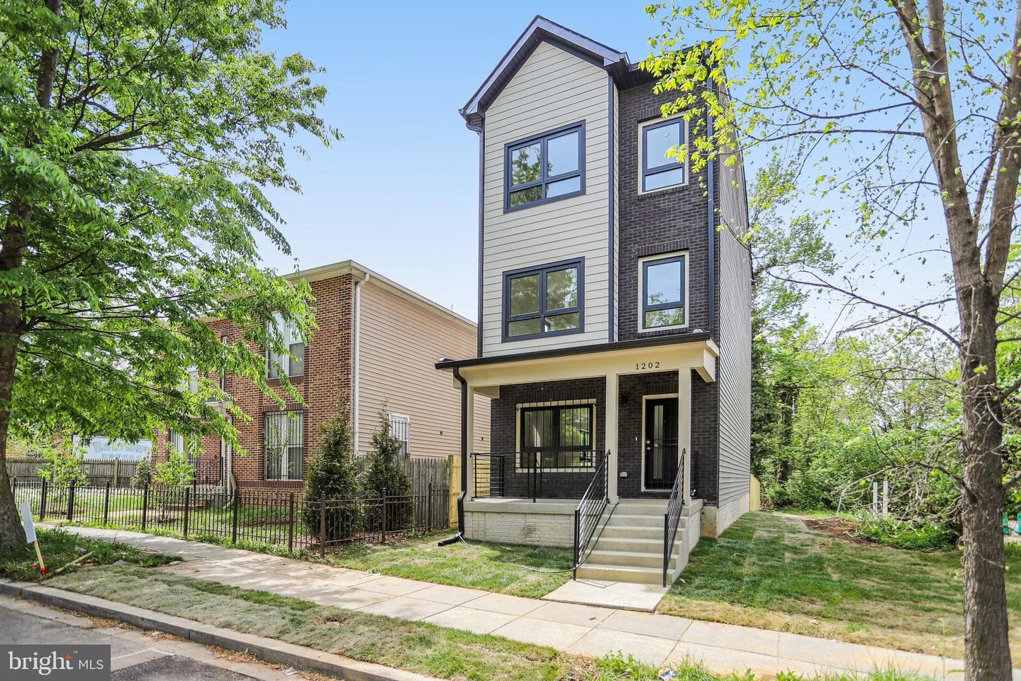 1202 Eastern Avenue NE photo 3