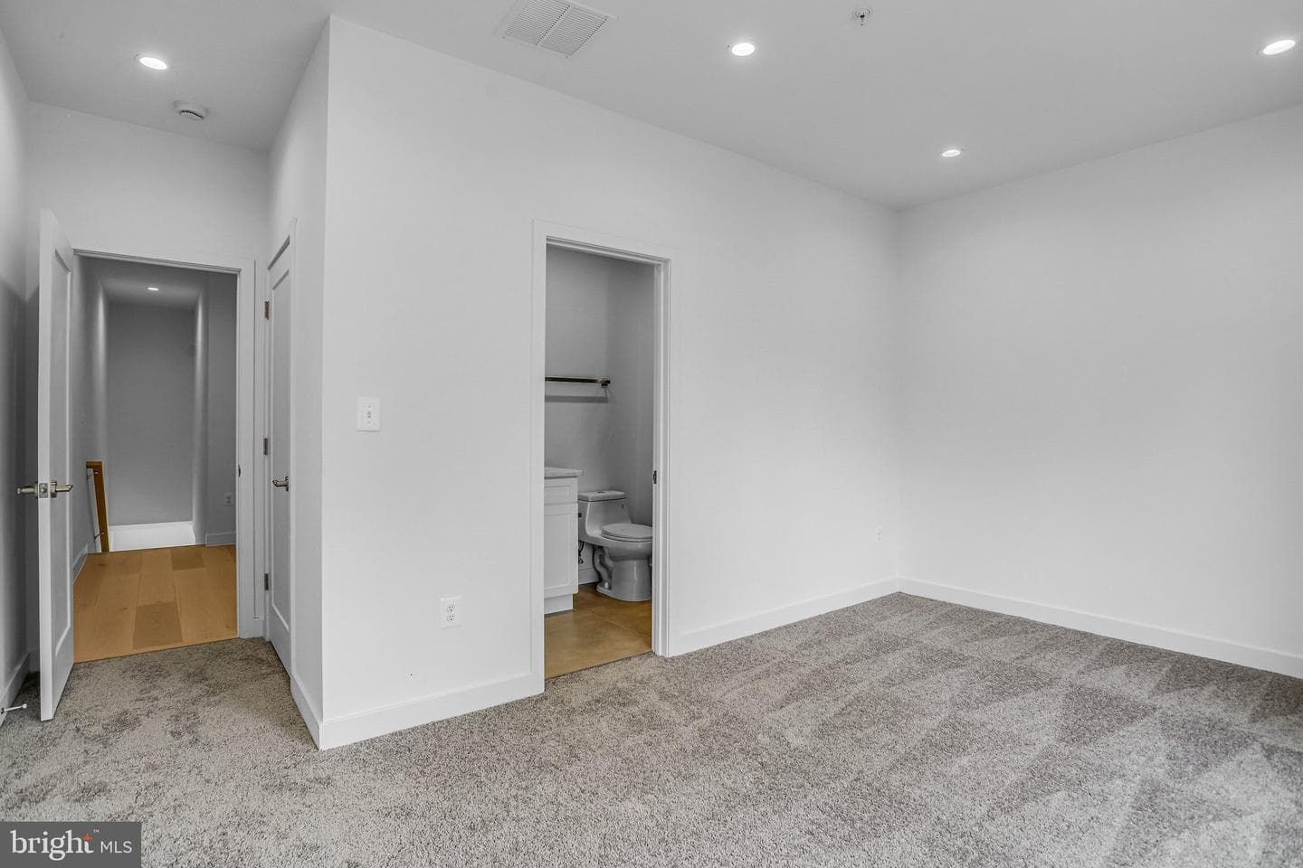 1202 Eastern Avenue NE photo 35