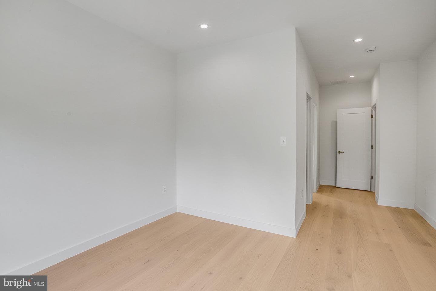 1202 Eastern Avenue NE photo 46