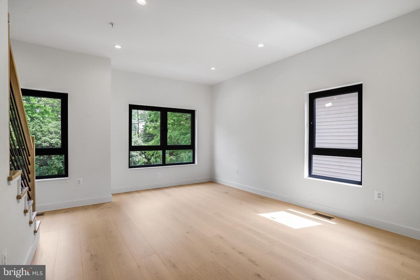 1202 Eastern Avenue NE photo 5