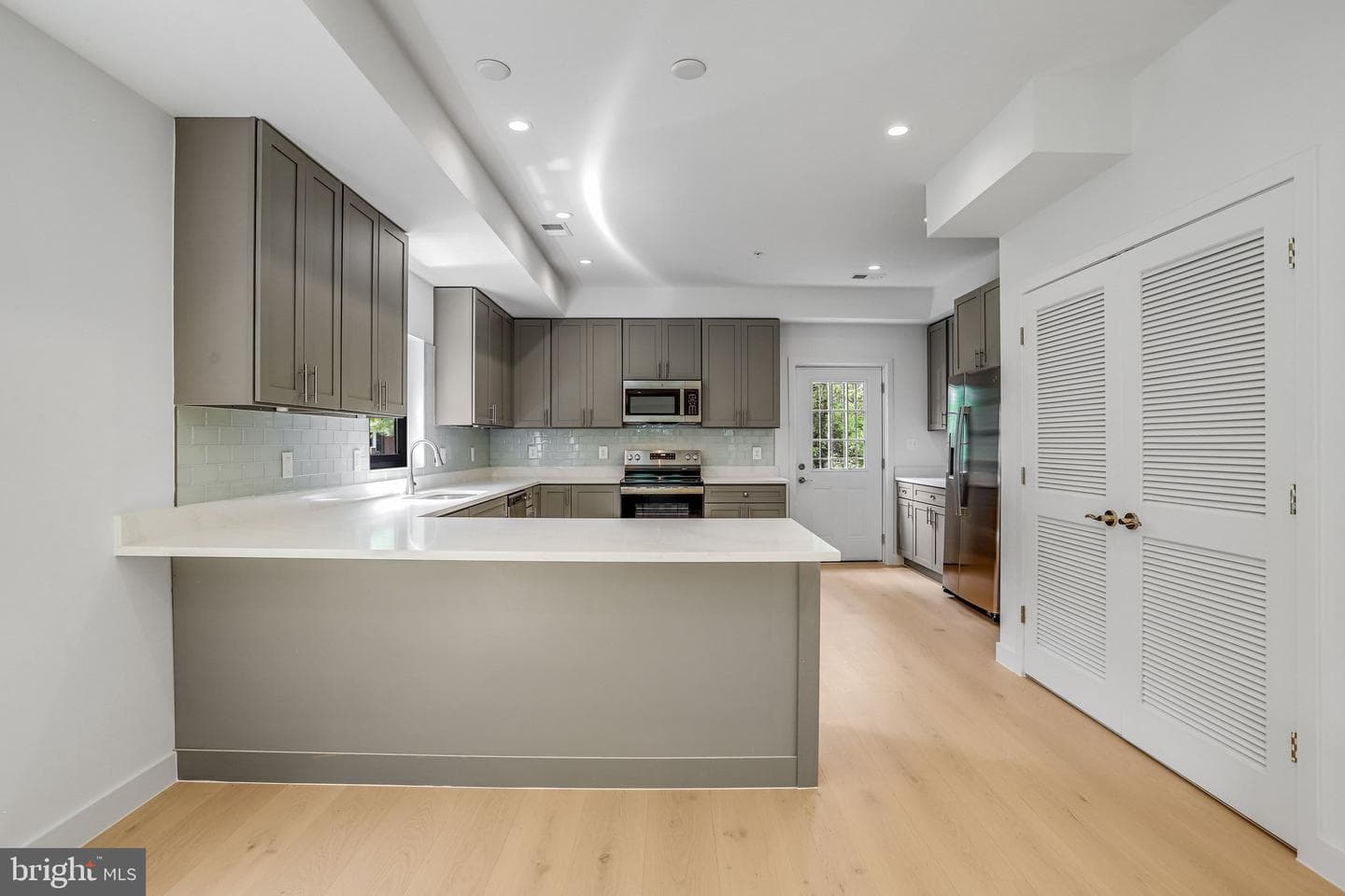 1202 Eastern Avenue NE photo 53