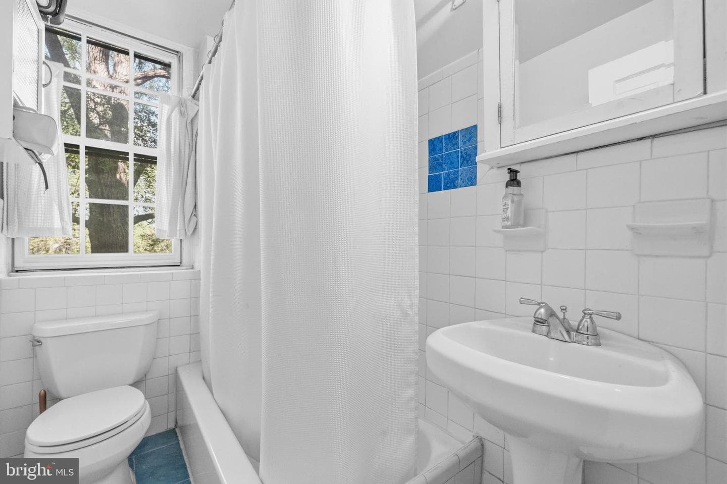 2032 Belmont Road NW #104 photo 12