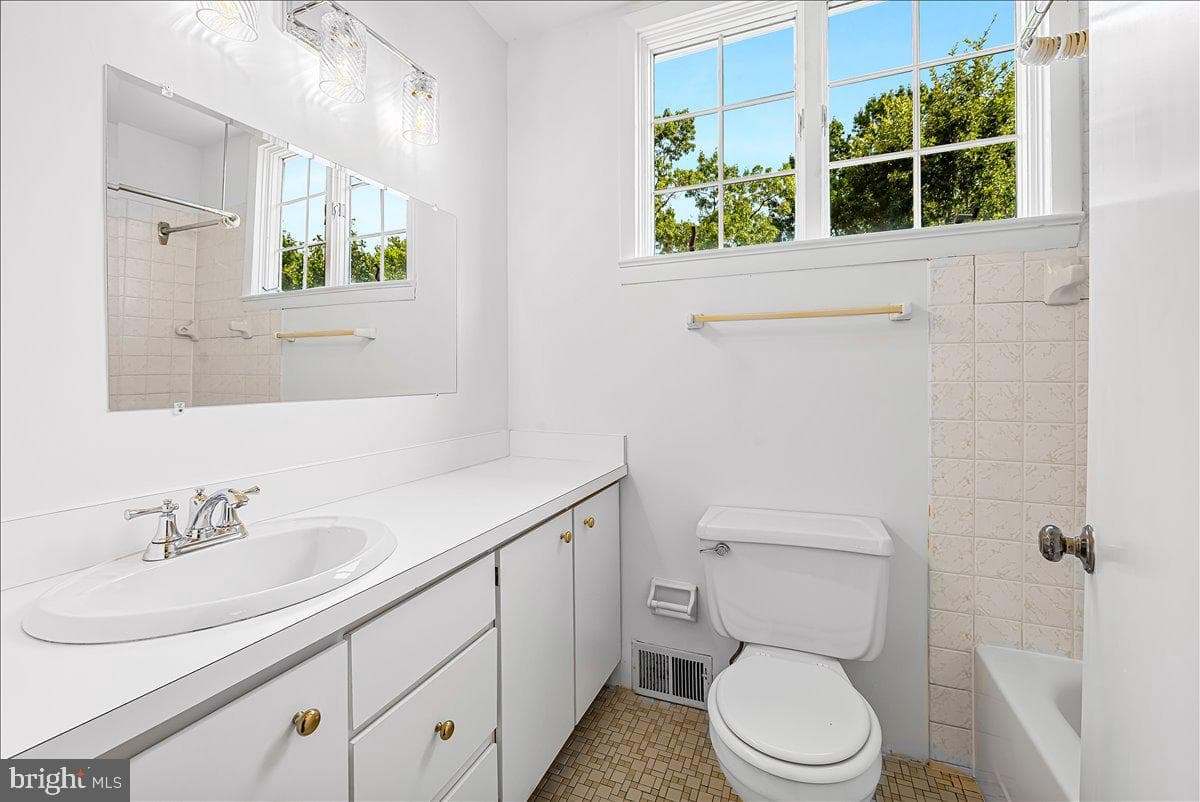 3001 Mckinley Street NW photo 49