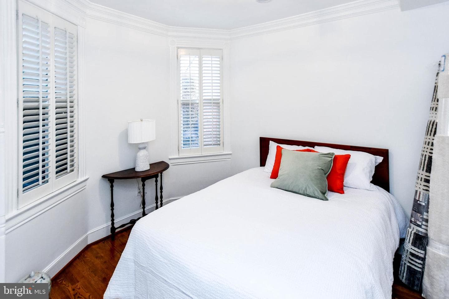 34 R Street NE photo 41