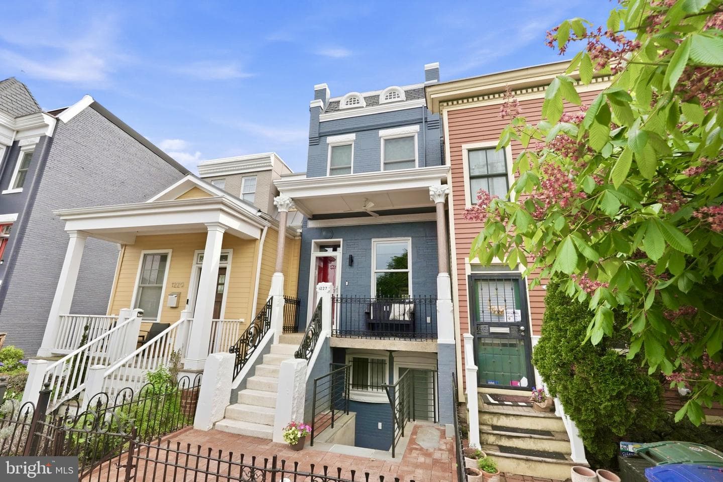 1227 E Street SE photo 2