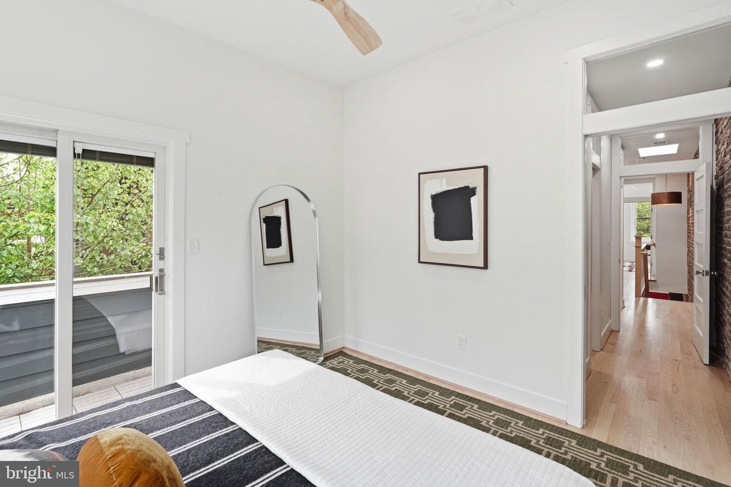 1227 E Street SE photo 22