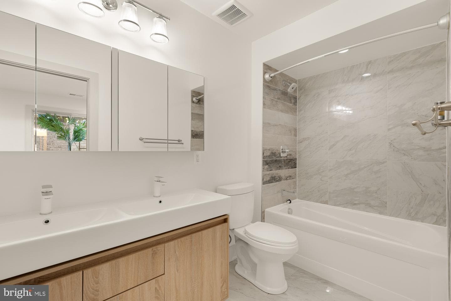 641 M Street NE #1 photo 25