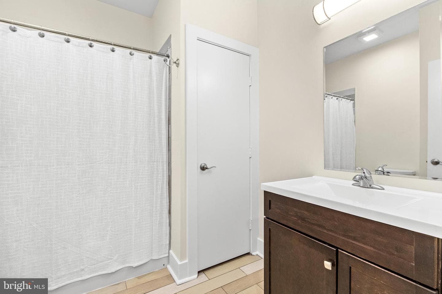 245 15th Street SE #105 photo 17