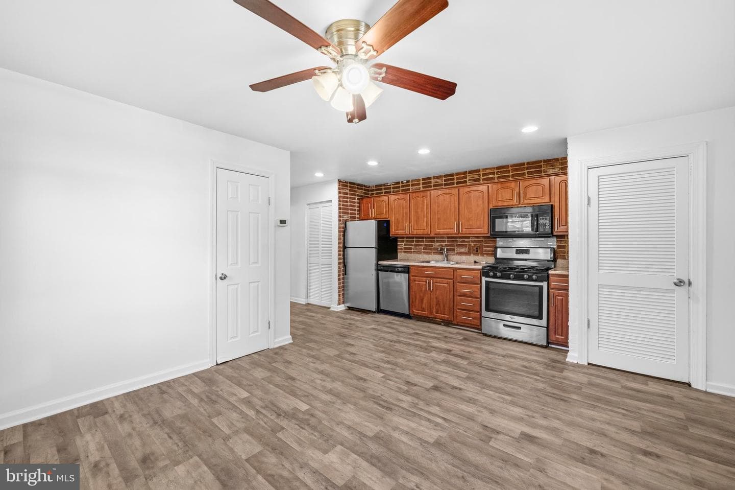 520 49th Street NE photo 9