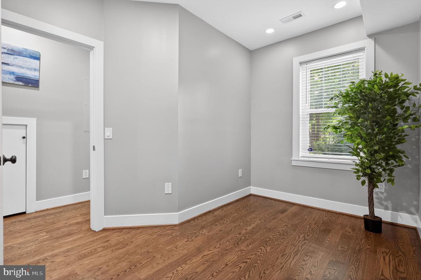 1109 Holbrook Terrace NE #1 photo 22