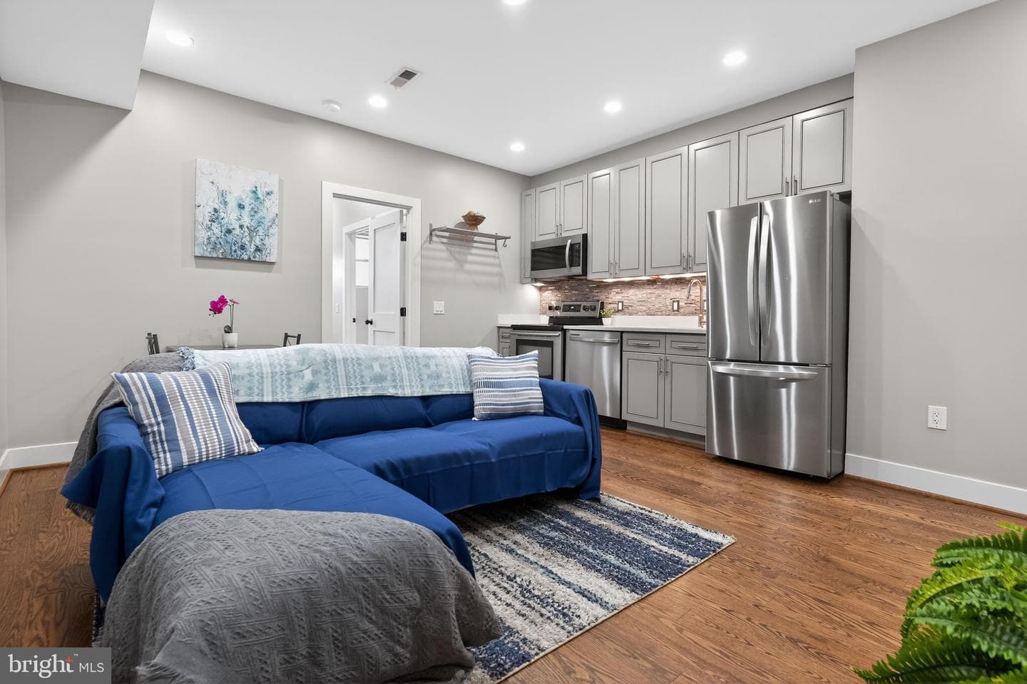 1109 Holbrook Terrace NE #1 photo 8
