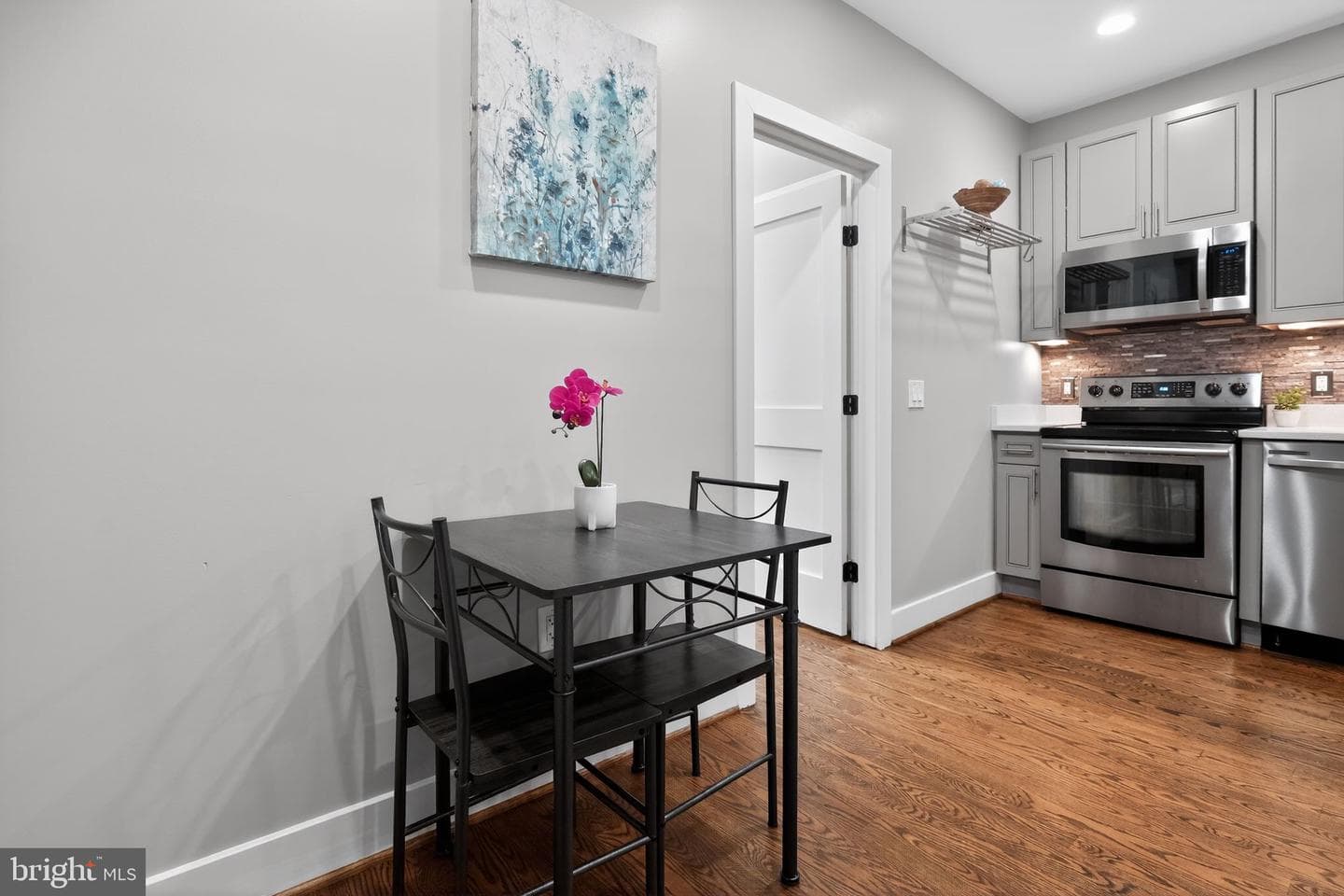 1109 Holbrook Terrace NE #1 photo 9