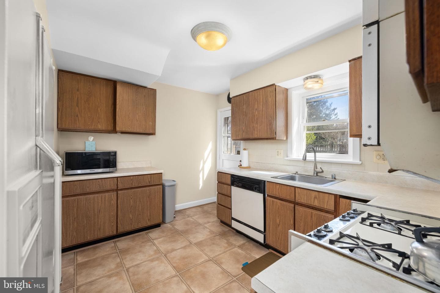 3948 Morrison Street NW photo 8