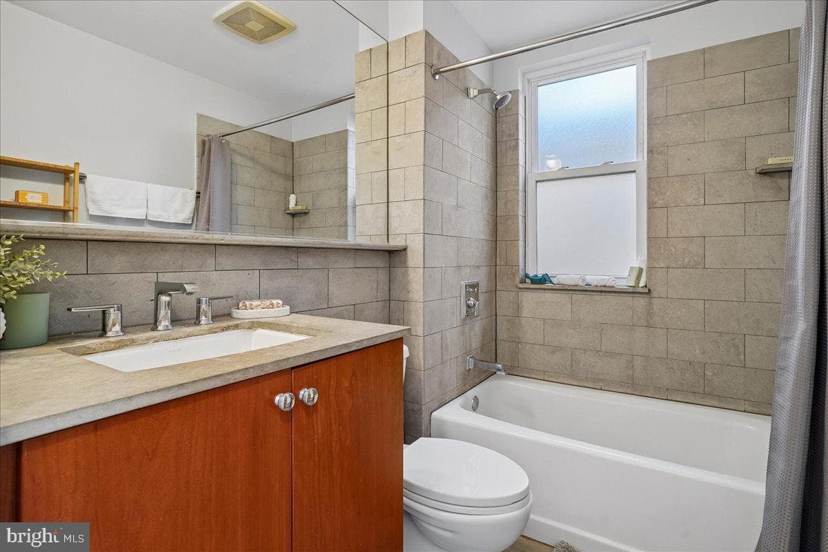 1121 24th Street NW #309 photo 18